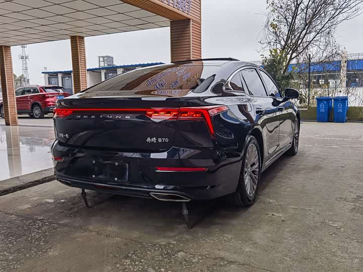 Фото 6 - Bestune B70