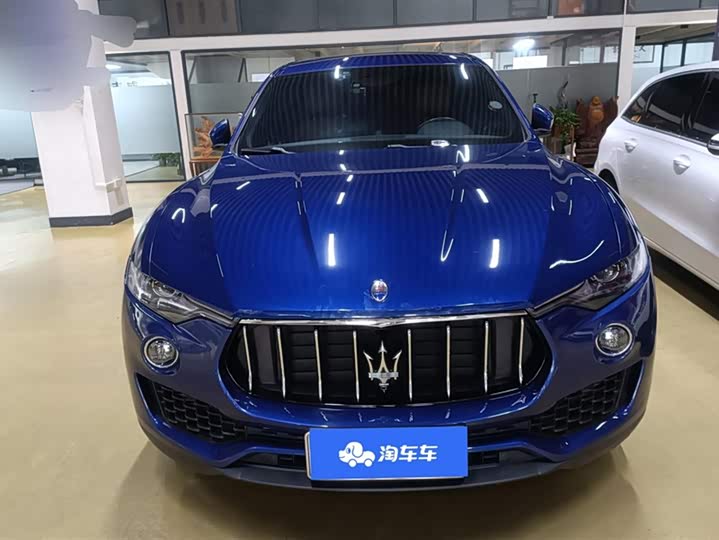 Фото 2 - Maserati Levante