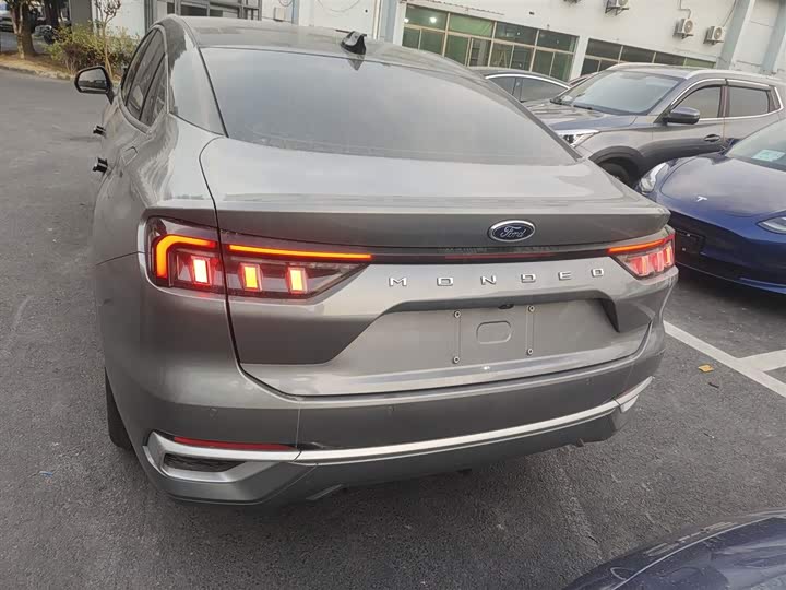 Фото 6 - Ford Mondeo