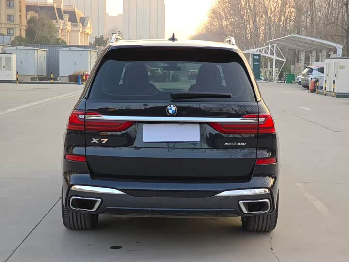 Фото 8 - BMW X7