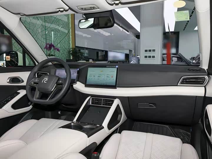 Фото 8 - BYD Yuan Up