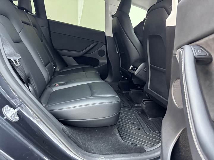 Фото 9 - Tesla Model Y