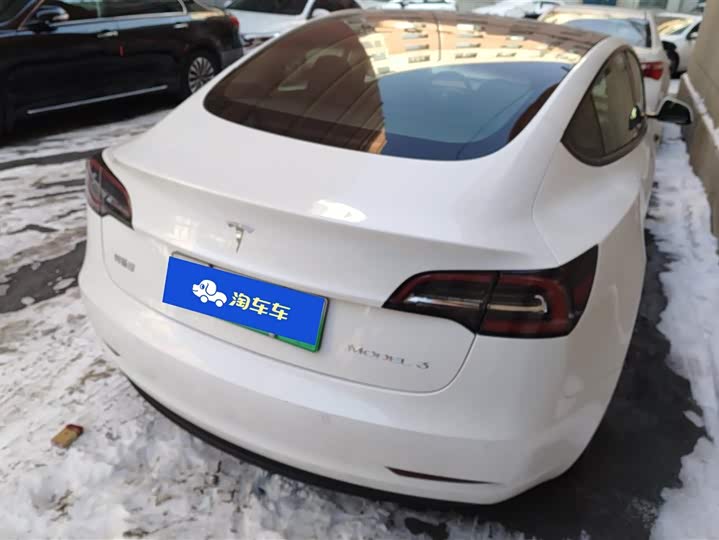 Фото 3 - Tesla Model 3