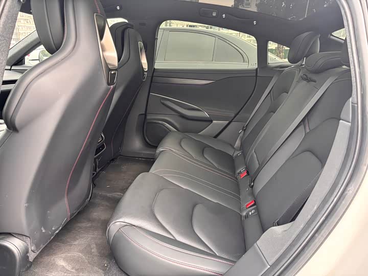 Фото 6 - Xiaomi SU7