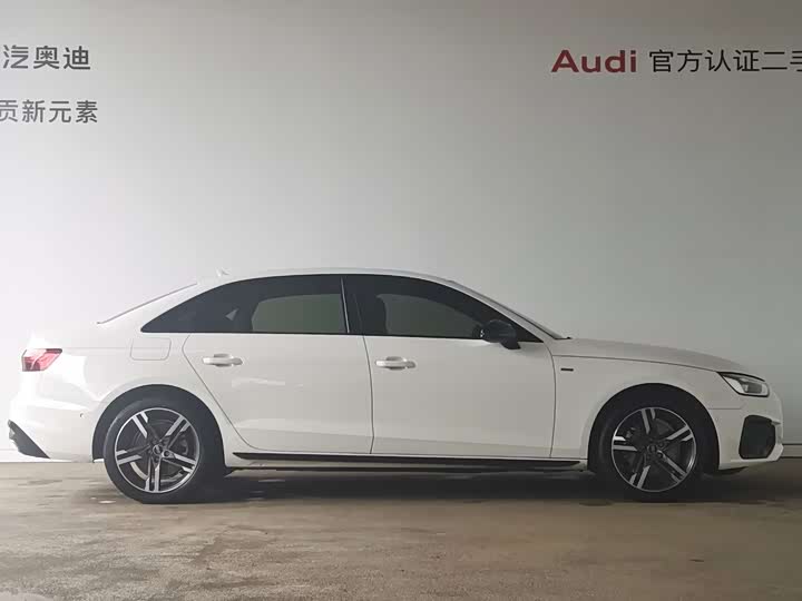 Фото 2 - Audi A4L