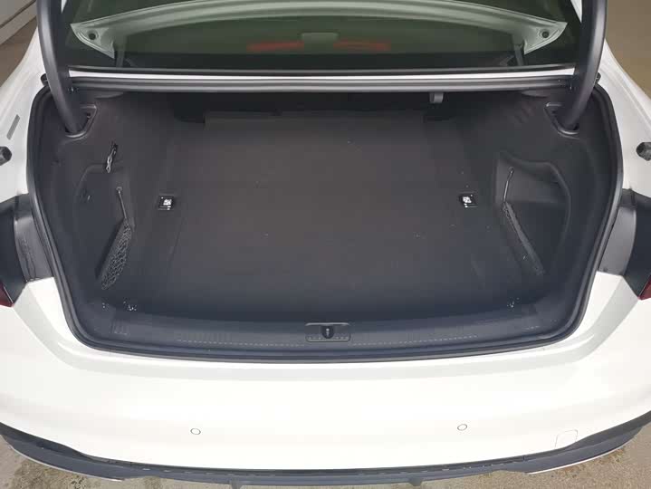 Фото 6 - Audi A4L