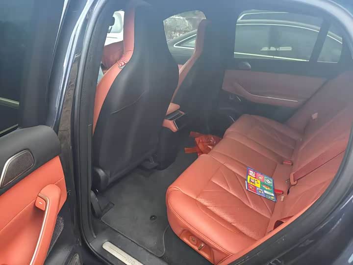 Фото 3 - Nio EC7