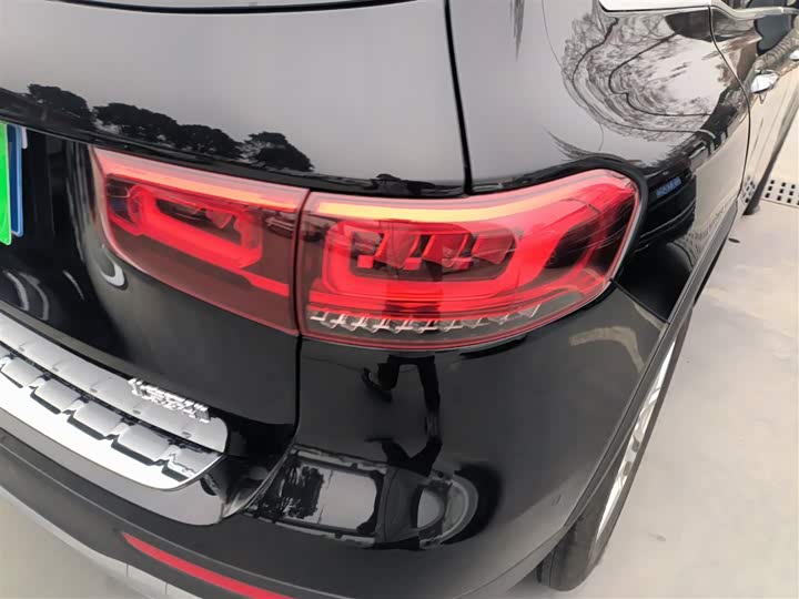 Фото 8 - Mercedes-Benz GLB-Class