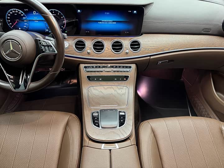 Фото 6 - Mercedes-Benz E-Class