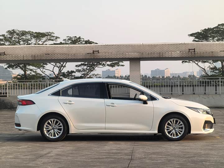 Фото 4 - Toyota Allion