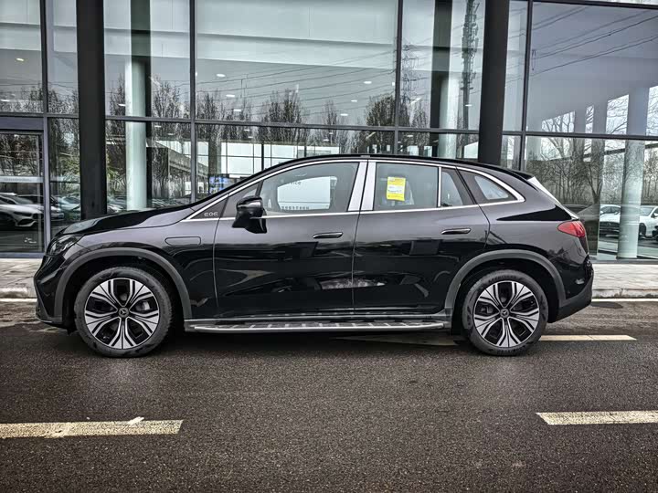 Фото 4 - Mercedes-Benz EQE SUV