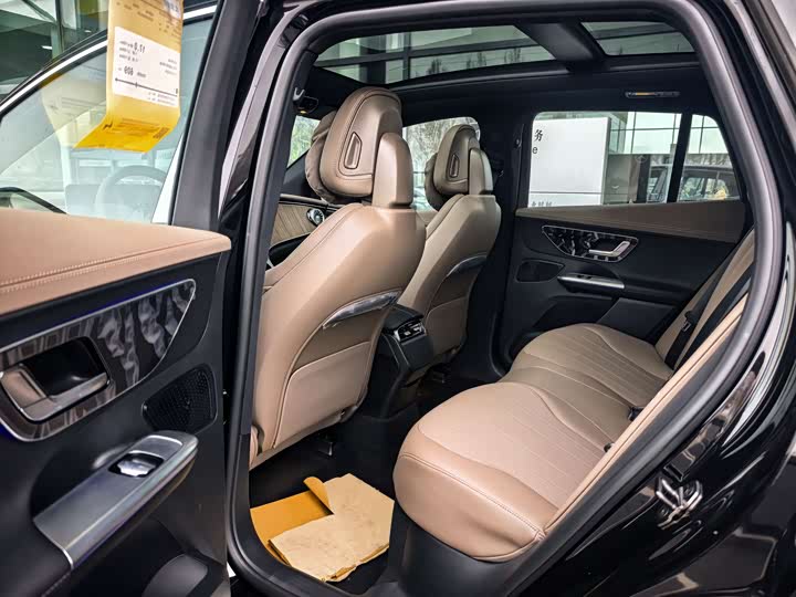 Фото 9 - Mercedes-Benz EQE SUV