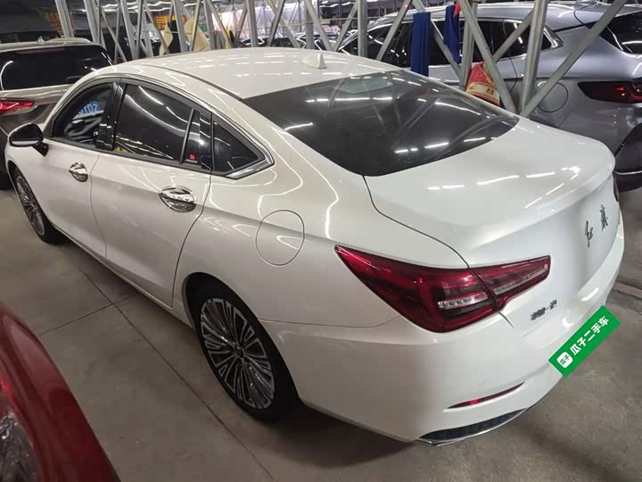 Фото 5 - Hongqi H5