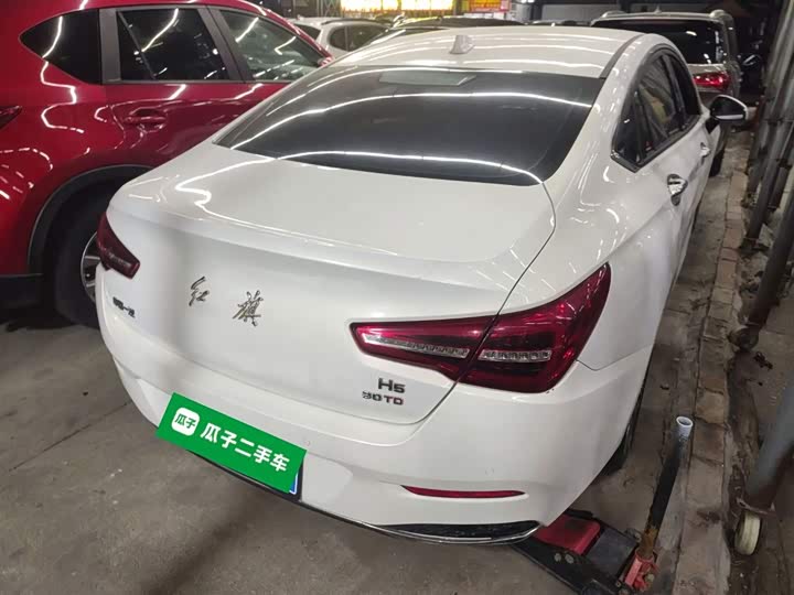 Фото 7 - Hongqi H5