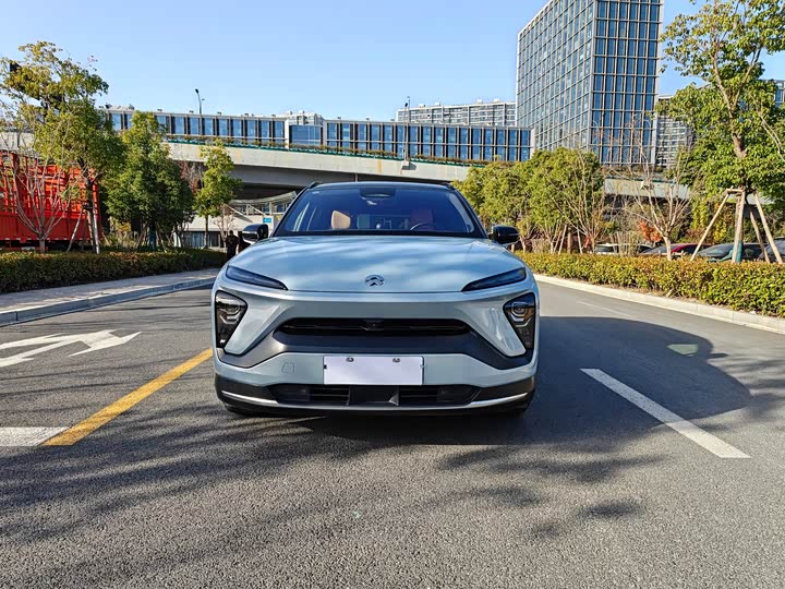 Фото 2 - Nio ES6