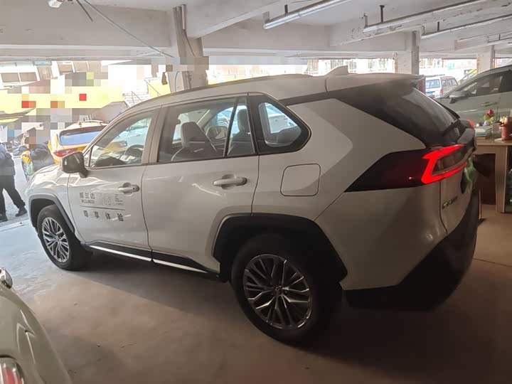 Фото 5 - Toyota Wildlander