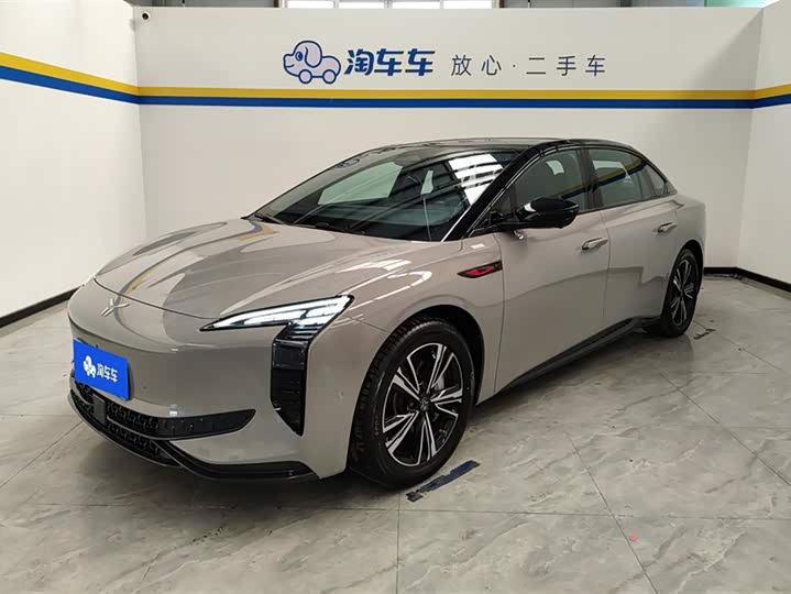 Фото 1 - Hongqi EH7