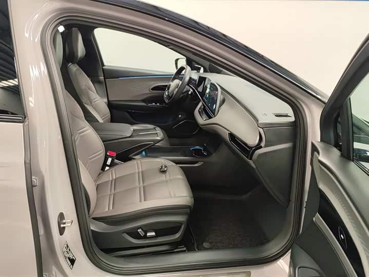 Фото 8 - Hongqi EH7