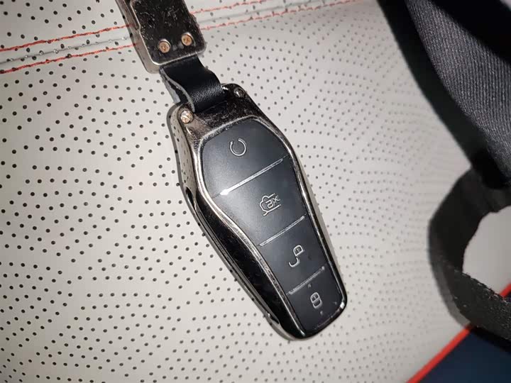 Фото 9 - BYD Yuan Plus