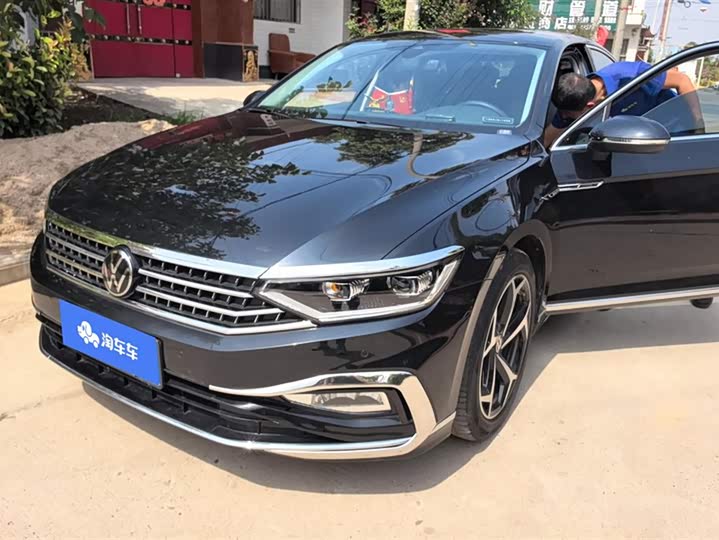 Фото 1 - Volkswagen Magotan