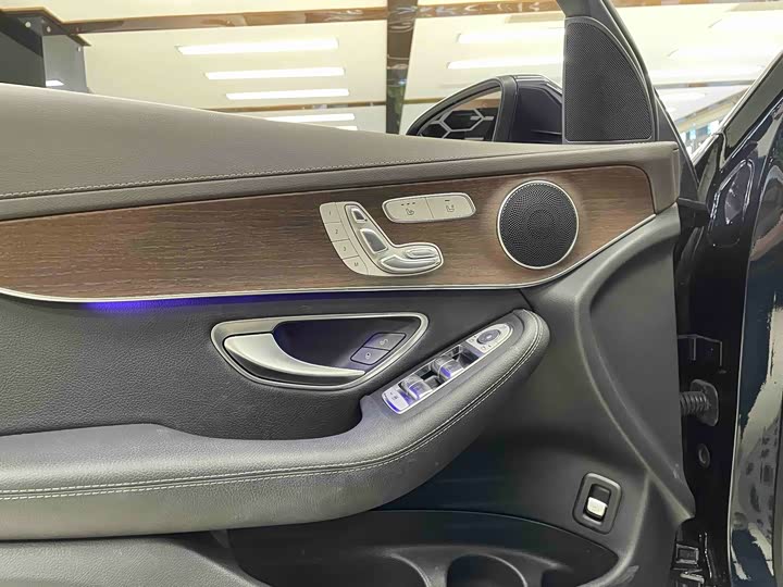 Фото 5 - Mercedes-Benz GLC-Class