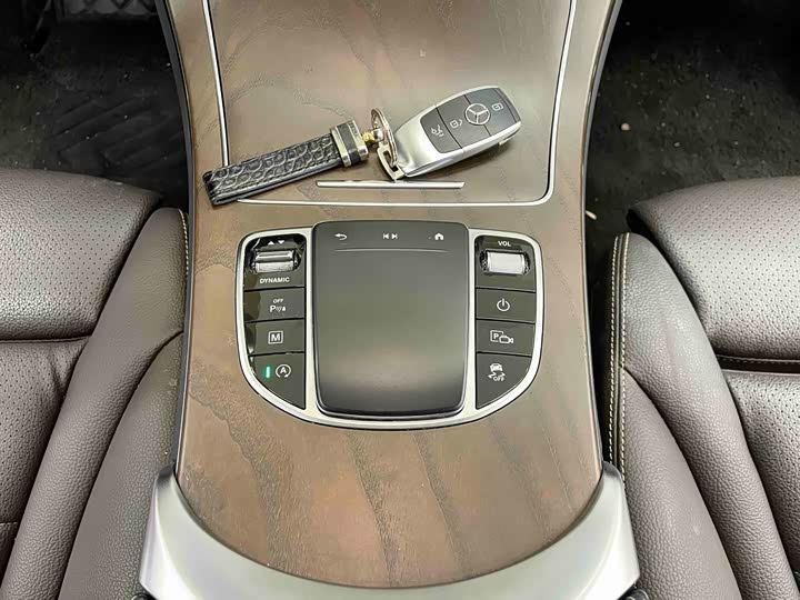 Фото 9 - Mercedes-Benz GLC-Class