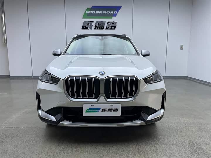 Фото 2 - BMW X1