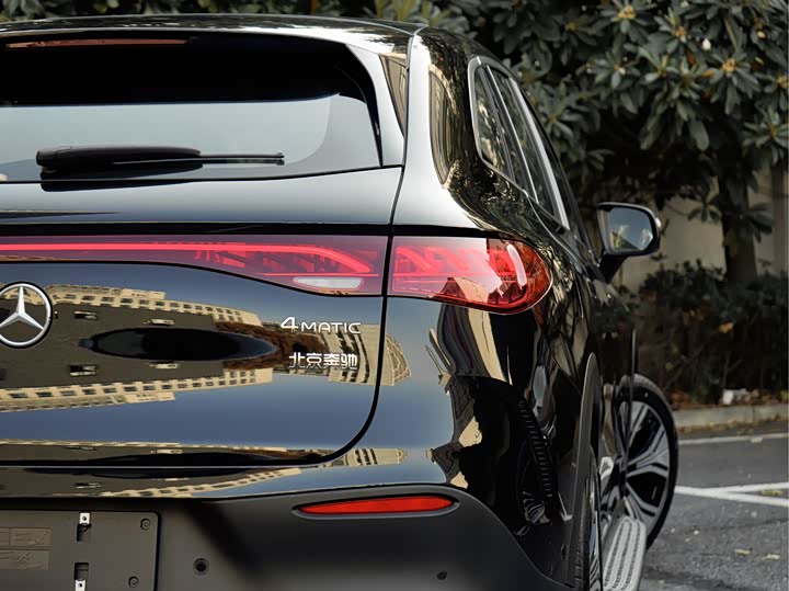 Фото 9 - Mercedes-Benz EQE SUV