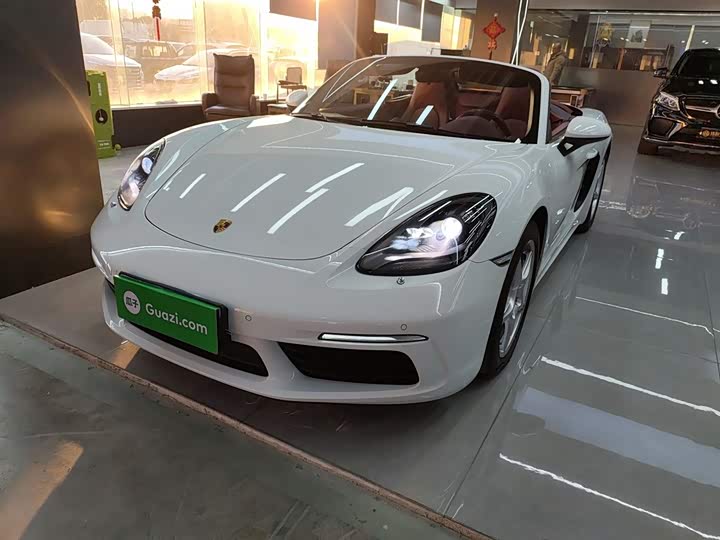 Фото 2 - Porsche 718