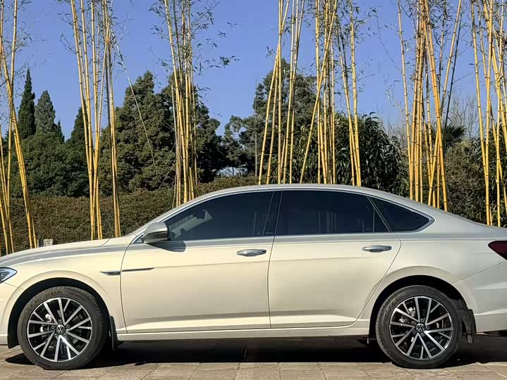 Фото 7 - Volkswagen Lavida