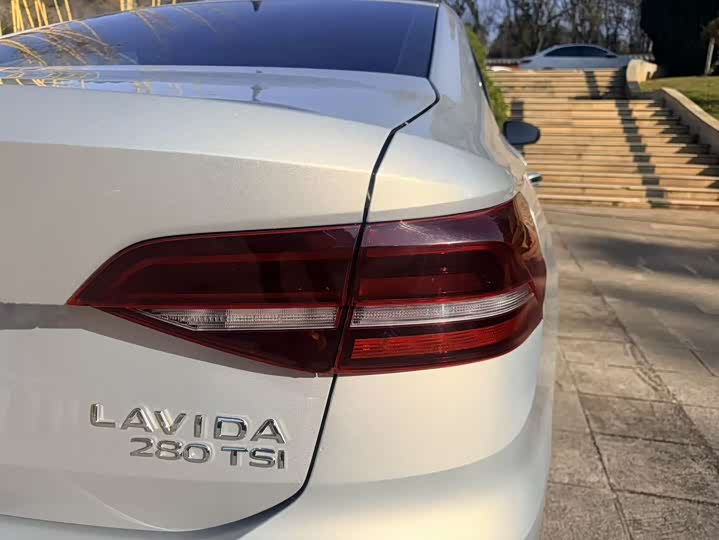 Фото 9 - Volkswagen Lavida