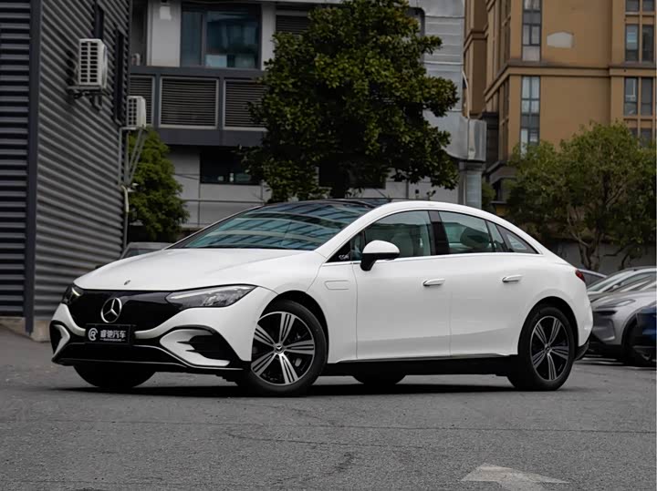 Фото 2 - Mercedes-Benz EQE