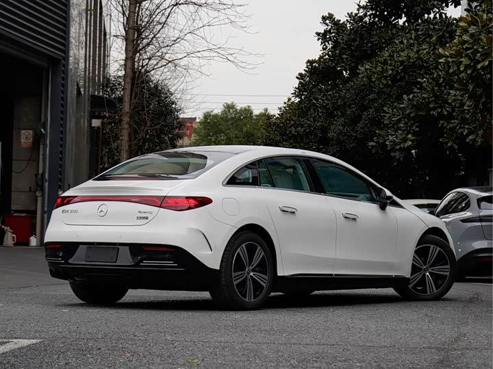 Фото 5 - Mercedes-Benz EQE