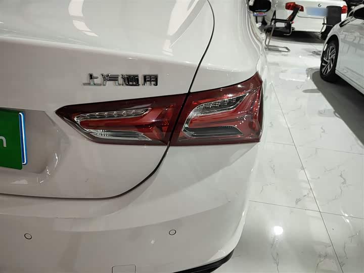 Фото 8 - Chevrolet Malibu XL