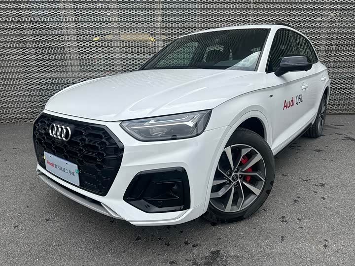 Фото 1 - Audi Q5L