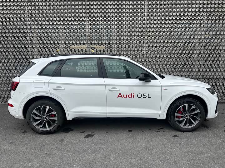Фото 3 - Audi Q5L