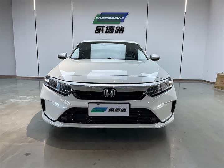 Фото 2 - Honda Inspire