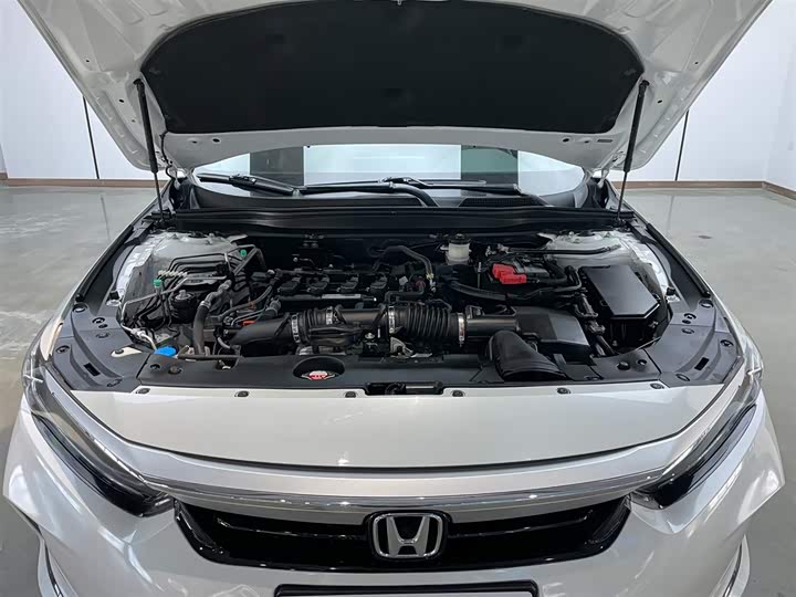 Фото 9 - Honda Inspire