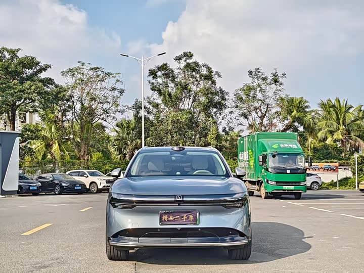 Фото 2 - Zeekr 7X