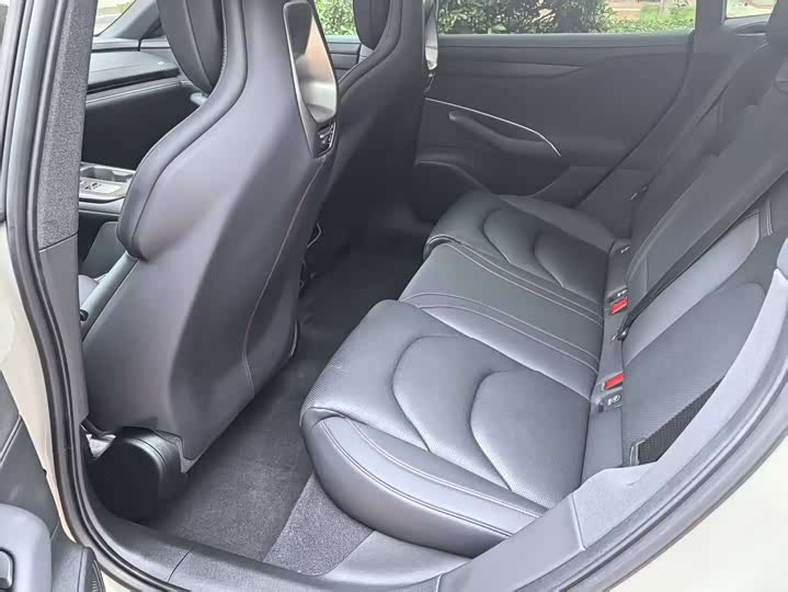 Фото 5 - Xiaomi SU7