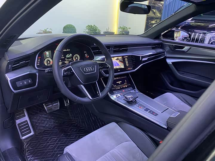 Фото 5 - Audi A6L