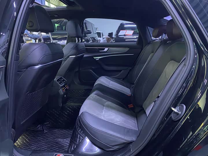 Фото 6 - Audi A6L