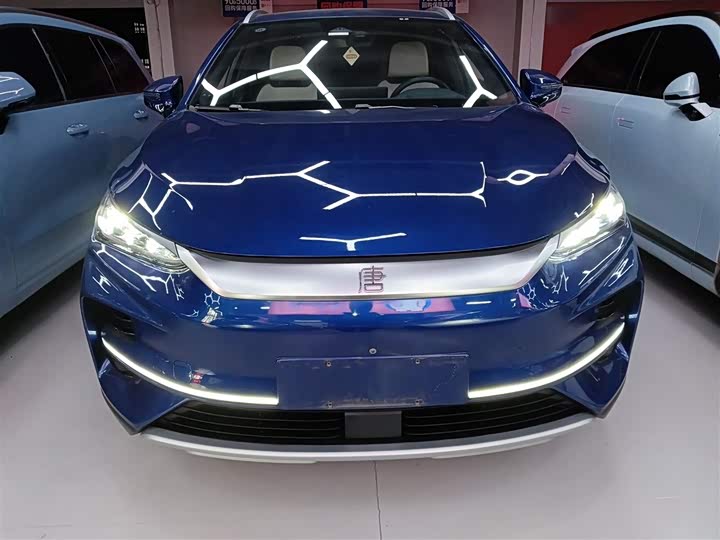 Фото 3 - BYD Tang Hybrid/EV
