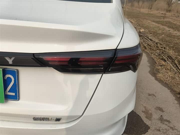 Фото 8 - Geely Binrui