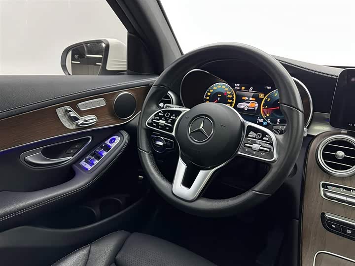 Фото 9 - Mercedes-Benz GLC-Class