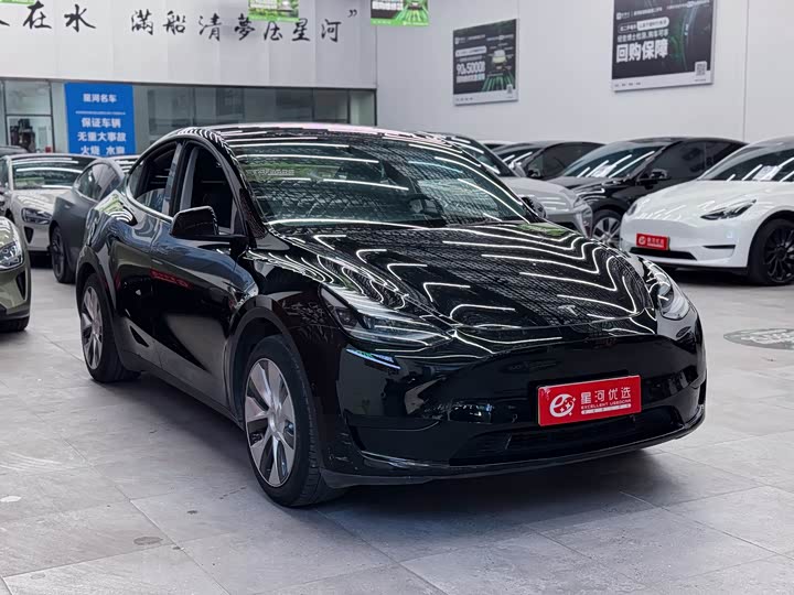 Фото 3 - Tesla Model Y