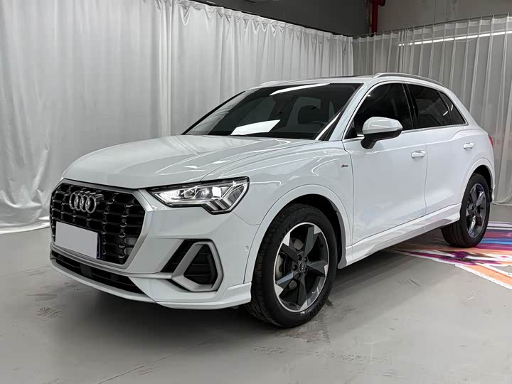 Фото 1 - Audi Q3