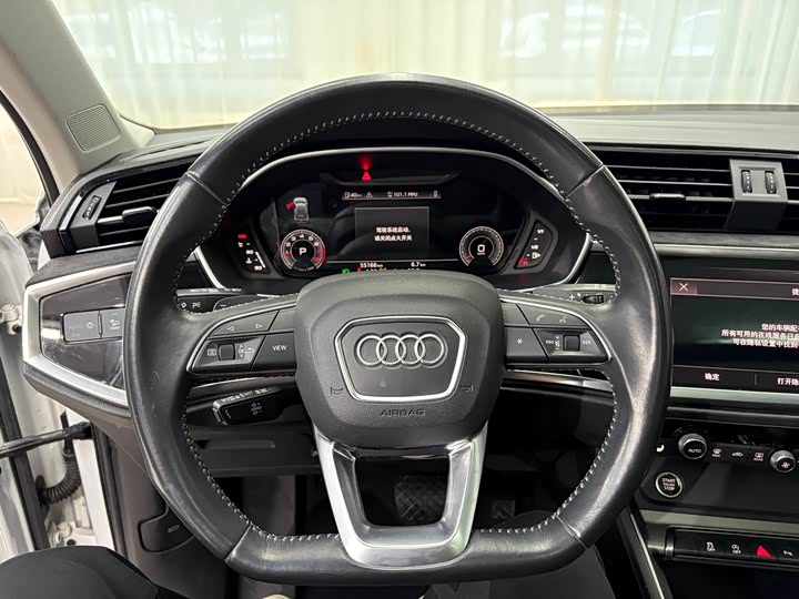 Фото 8 - Audi Q3