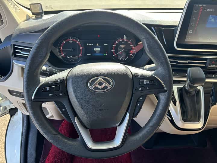 Фото 9 - Maxus V90 RV