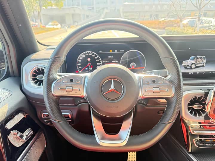 Фото 9 - Mercedes-Benz G-Class